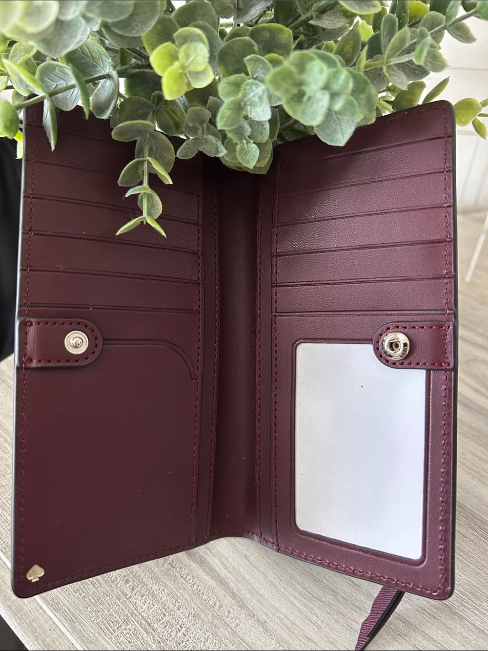 kate spade Cameron large billfold Burgundy Saffiano Wallet NWOT - Picture 3 of 9